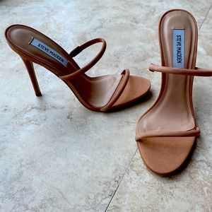 NEW Steven Madden Nude Suede Stiletto - size 7